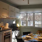 Fit Five Apartment
